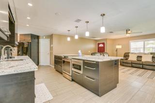 Private Pool and Spacious Yard Cape Coral Getaway - Cape Coral - 3