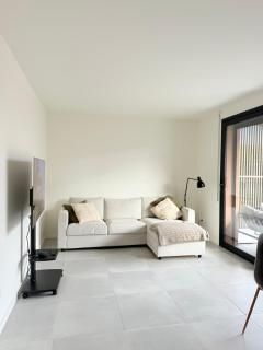 New and bright apartment, 2min from the beach - 9