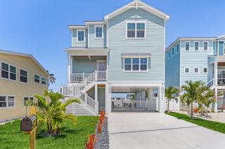 209 Seabreeze Escape: NEW Spacious 5-Bedroom Pool Home! - Fort Myers Beach - 8
