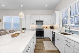 209 Seabreeze Escape: NEW Spacious 5-Bedroom Pool Home! - Fort Myers Beach - 5