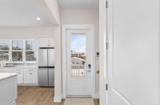 209 Seabreeze Escape: NEW Spacious 5-Bedroom Pool Home! - Fort Myers Beach - 3