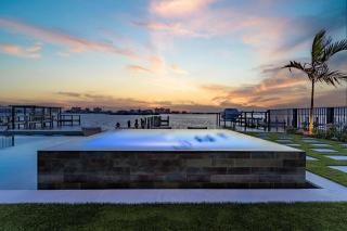 Shoreline Stunner: Luxury Pool, Views, EV Charger - Fort Myers Beach - 9