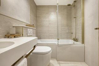 Oakview - 5-Star Hotel Comfort in 4-Bed Home - Garden - Parking - Colchester - 5