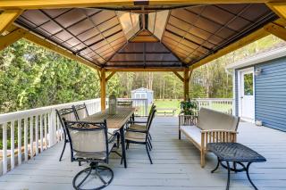 Group Getaway with Outdoor Oasis in Southington! - Southington - 9