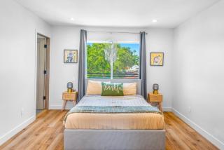 Luxurious Townhome W/3 Master Suites gated Parking - Los Angeles - 8
