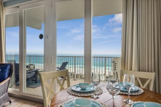 Spacious Beachfront Condo! Sleeps 8 with Gulf Views! - Panama City Beach - 0