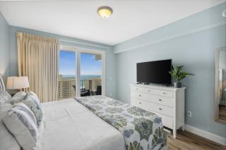 Spacious Beachfront Condo! Sleeps 8 with Gulf Views! - Panama City Beach - 4