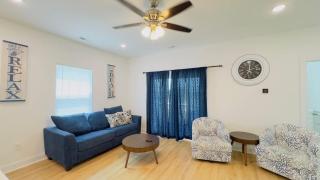 Coastal Beach House Blocks from Ocean - Myrtle Beach - 7