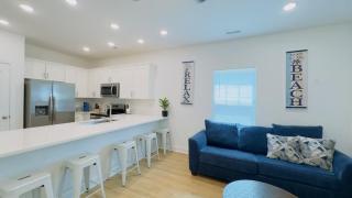 Coastal Beach House Blocks from Ocean - Myrtle Beach - 3