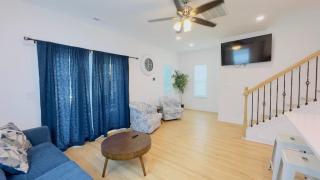 Coastal Beach House Blocks from Ocean - Myrtle Beach - 1