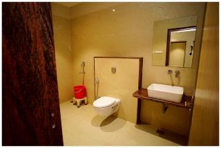 HOTEL SEMYRA STAY Near Shri Mahakaleshwar Jyotirlinga Temple - Fully Air - Ujjain - 3