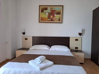 Artenisi's Sea Side Rooms - Durazzo - 9