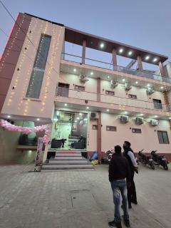 Hotel Shree R K Residency - - 0