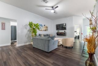 Family Retreat Near NAS JAX and Orang Park Mall with Gameroom - Jacksonville - 0