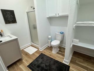 Texas Spindletop 3BR 2BA Home - Nederland - 2