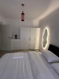 Ali Demi Apartment - Tirana - 2