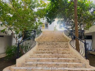 2-Bedroom Apartment with Garden Views, WiFi & Full Kitchen in Gated Complex - Tangier - 3