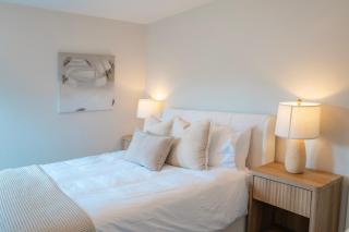 New Haven Staycation Near Yale Washer and Dryer Groups - New Haven - 9