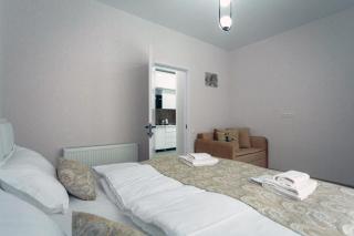 Room 54 Family Friendly Apartment - 1