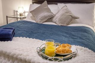 Charming Grand Central City 2 bedroom Apartment With Free Parking - Birmingham - 3