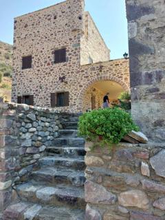 Rosso Antico Tower - Kotronas - 1
