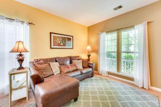 Home in Matthews with Fenced Yard and Spacious Deck! - Matthews - 7