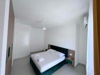 Modern City Center Apartment - Tirana - 6