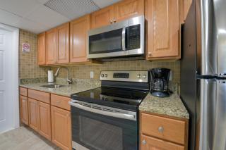 Updated Oceanside Condo - 5 Miles to Cape May! - Wildwood Crest - 1