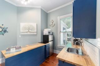 Martin B- historic district apt with pool - Ocala - 7
