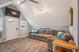 Updated 2nd floor Surf City - 1 block from beach! - Surf City - 9