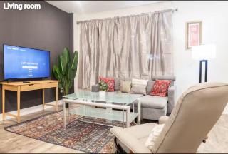 Spacious 4br Home King Suite Game Room Ac - Philadelphia - 3