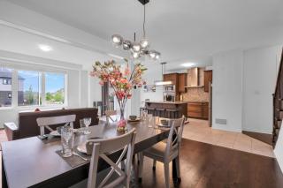 Entire 6BR 2 king 8 beds in total pets 3 GB WiFi - Kitchener - 0