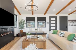Modern Lodge Near Lake Village Snow Summit Game Room Decks Firepit Views - Big Bear Lake - 3