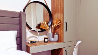 Chic, Sunny and Cozy One Bedroom Bliss - 2