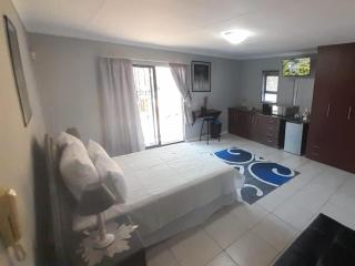 Trinity and Bennett Enterprises 40 Sycamore - Roodepoort - 8