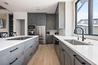 Luxe 3-Story Retreat - Chefs Kitchen and Firepit - Spicewood - 3