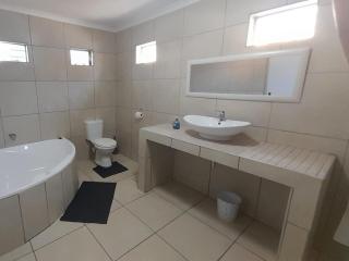 Trinity and Bennett Enterprises 40 Sycamore - Roodepoort - 2