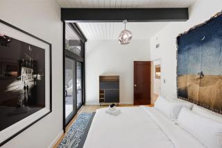 New Listing Architectural Villa by Colby & Conrad - Los Angeles - 3