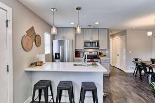 Quiet and Comfy Oasis - Firepit and Yard in Denver - 5