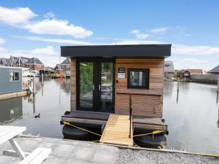 Brand new Boathouse on the water in Stavoren - Stavoren - 3