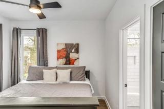 Cozy House - Great Rooftop - Walks to Bars - 8