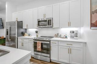 June's Nash Home 4 Miles to Broadway-Rooftop Patio - 7