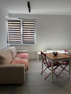 next to great apartment - Košice - 5