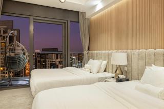 Luxe 2BR with Burj Khalifa View & Infinity Pool - Dubai - 8