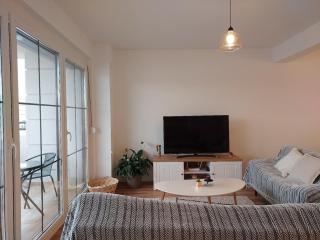 Cozy Skyline Apartment - Pristina - 0