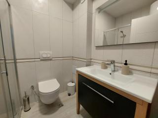 Cozy Skyline Apartment - Pristina - 2