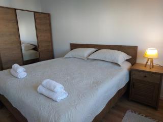 Cozy Skyline Apartment - Pristina - 3