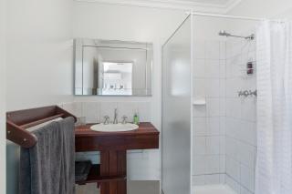 Shambhala Guesthouse - Bridgetown - 1