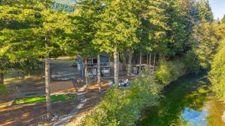 River Retreat w/hot tub, beach, game room - Packwood - 3