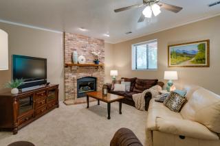 Layton CabinandSpa with Private Sauna and Hot Tub! - Layton - 8